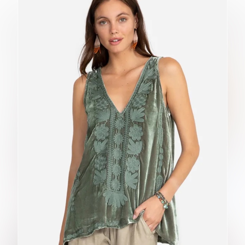 JOHNNY WAS “Yasmine” Silk Blend Velvet Tank. Worn Once- Size Medium